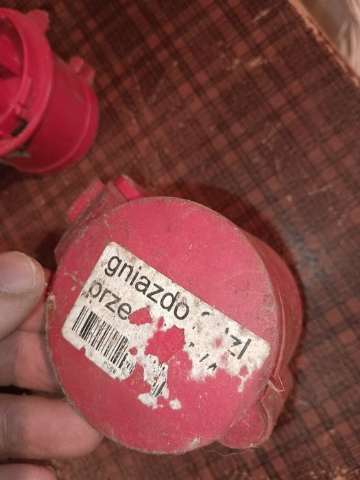 Gniazda wtyczki siłowe