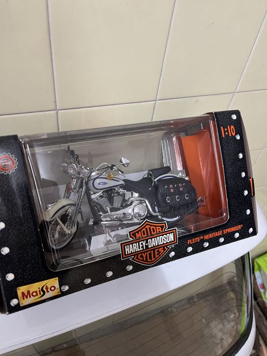 Maisto motas 1/10  honda harley