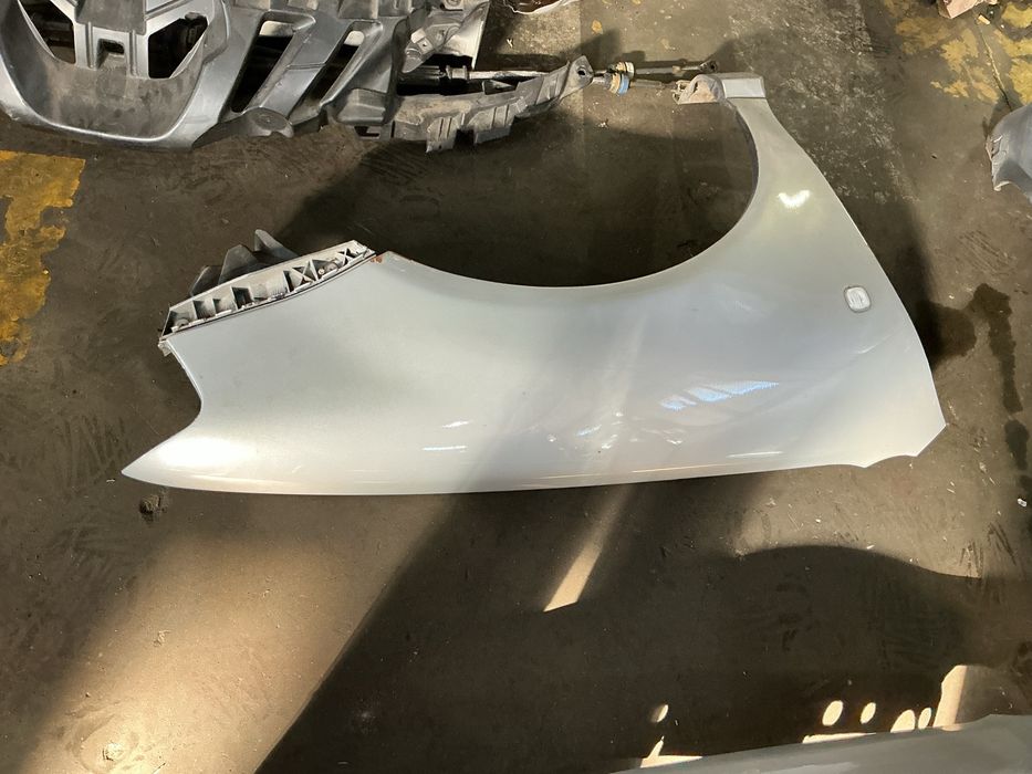 GUARDA LAMAS DIREITO / ESQUERDO AUDI A3 8L ANO 2003