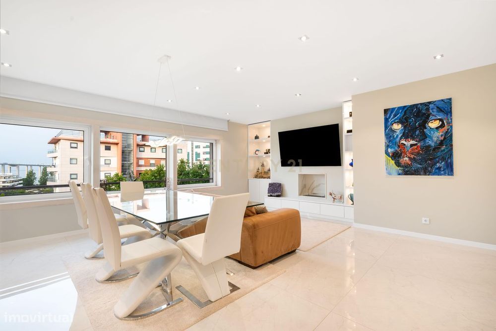 Exclusivo Apartamento T4 com Renovação de Charme  | Alameda dos Oceano