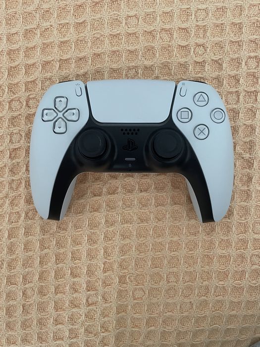 PS5 Slim com leitor de CD’s e acessórios