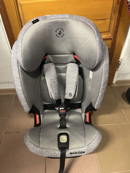 Fotelik Maxi Cosi Titan Pro 9-36 kg w Bdb stanie