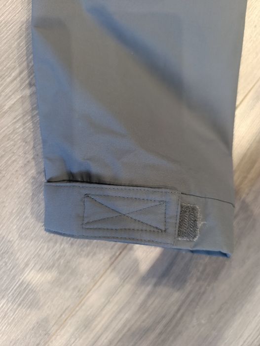 Вітрова куртка adidas