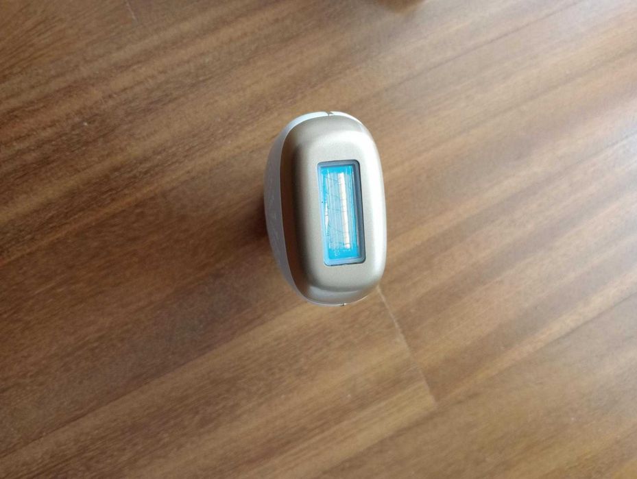 Depiladora IPL Luz Pulsada em branco