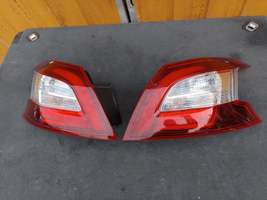 PEUGEOT 308 T9 HB Lampa Tylna Prawa F-vat