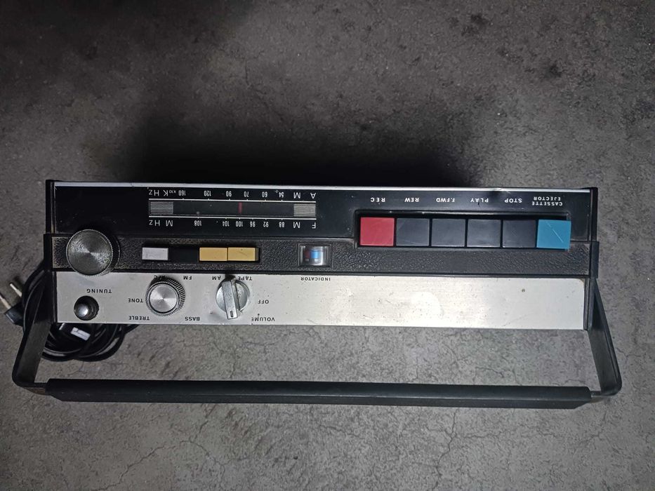 Rádio antigo castanho