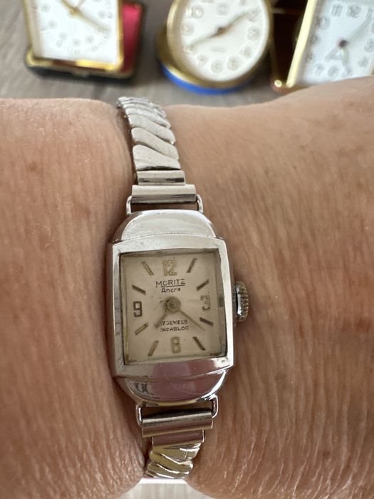 Часы дорожные с будильником