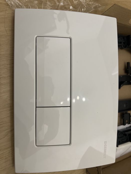 2 Przyciski spłukujące  Geberith Delta