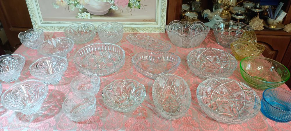 Розпродаж кришталю . Цукерниці, салатники .