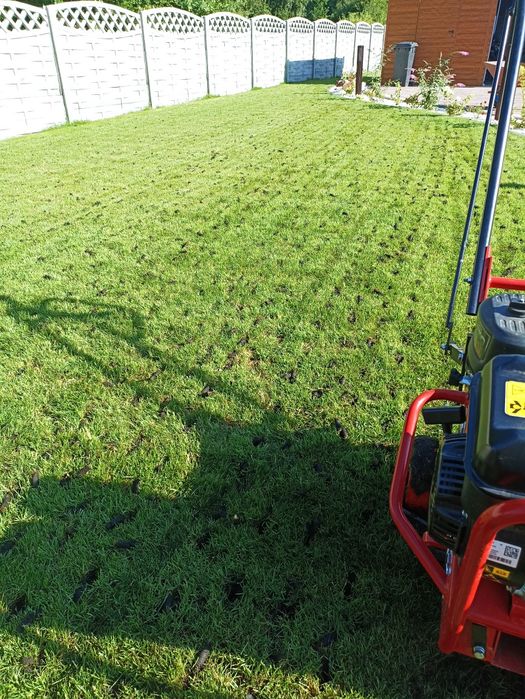 Aeracja rurkowa Wertykulacja trawnika Piaskowanie