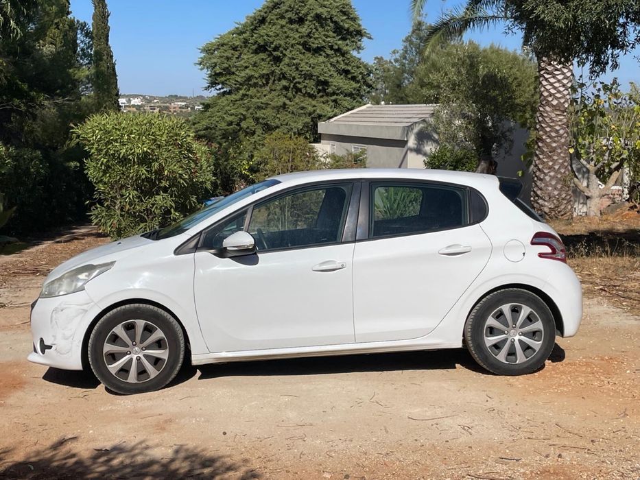Peugeot 208 caixa auto