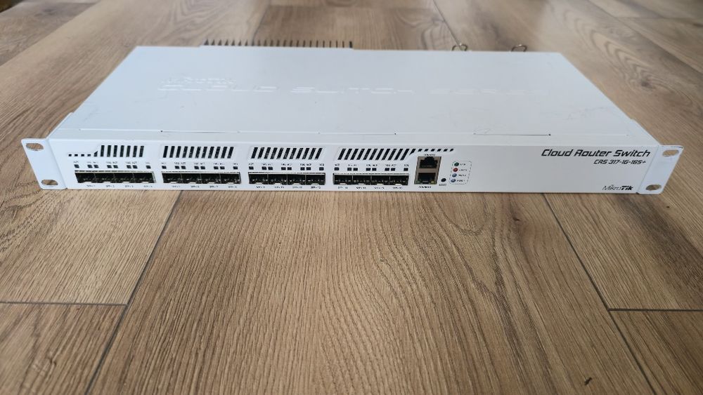 Switch zarzadzalny Mikrotik CRS317-1G-16S+RM