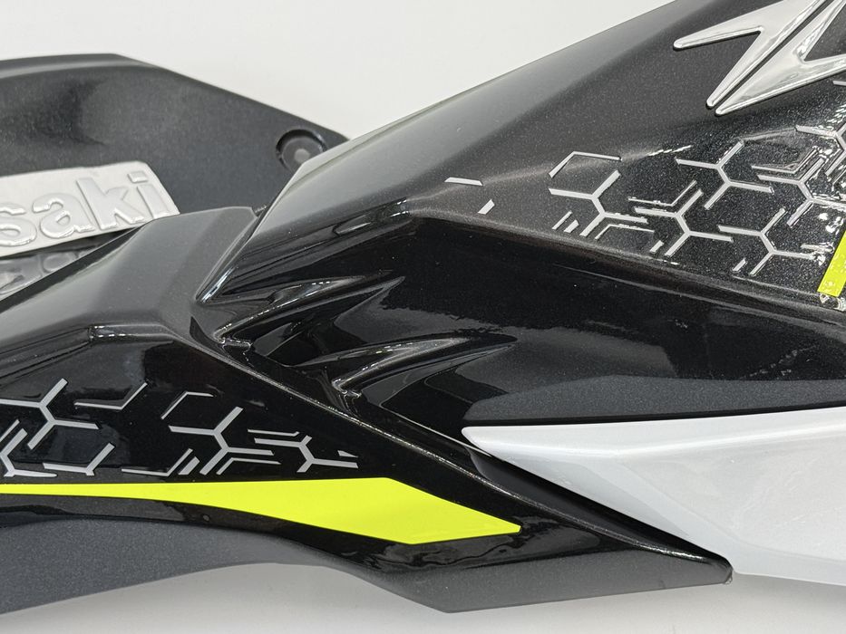 Kawasaki Z900 bok boczek owiewka Lewa