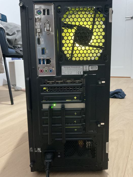 Komputer gamingowy i5-10400F / RTX 2060 / 16GB RAM / SSD 500GB / W11