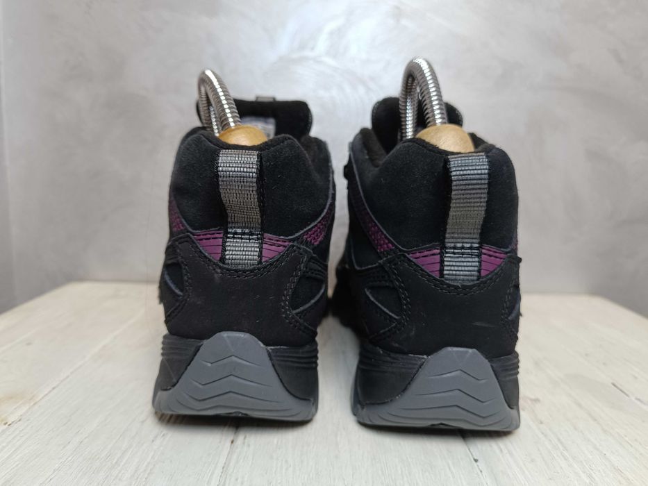 - Merrell Moab FST Ice+ Thermo J09598