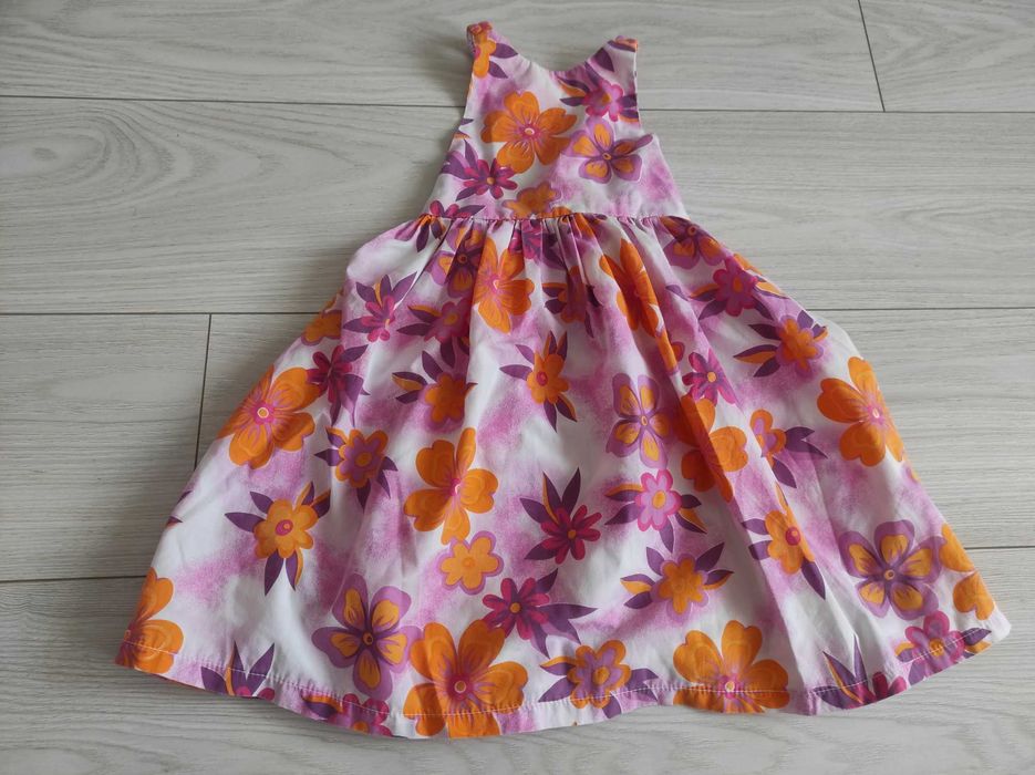 Sukienka dziewczęca 110