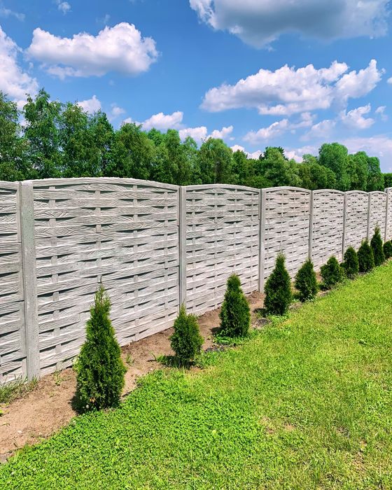 Płot betonowy, ogrodzenie betonowe, ogrodzenie z transportem i montaz