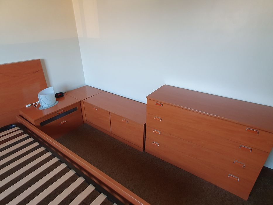 Conjunto cama de casal (160x200), colchão e mobília