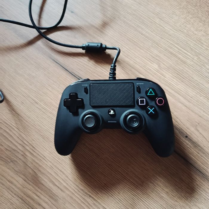 Nacon Compact Controller Wired (PS4/PC)
