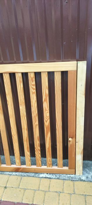 Bramka schodowa drewniana