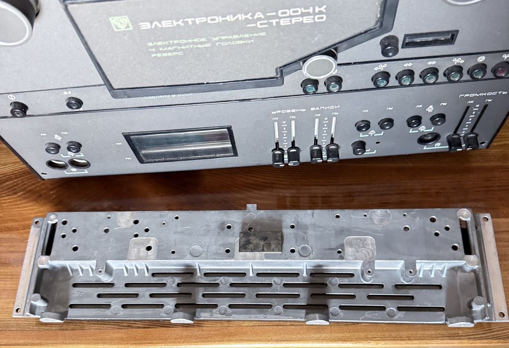 Магнітофон Электроника 004 / 003