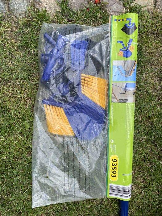 Szczotka do wygarniania lisci z rynny