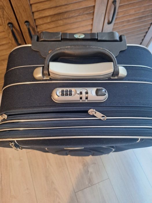 Walizka Suitcase 59 x 42 (mierzone)