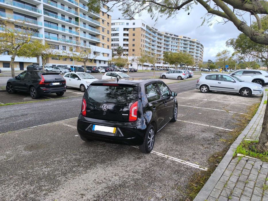 Volkswagen Up! 1.0 Gasolina 2015 – Nacional e Económico