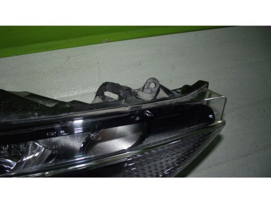 Farol Direito Ford Fiesta - 2008 / 2013