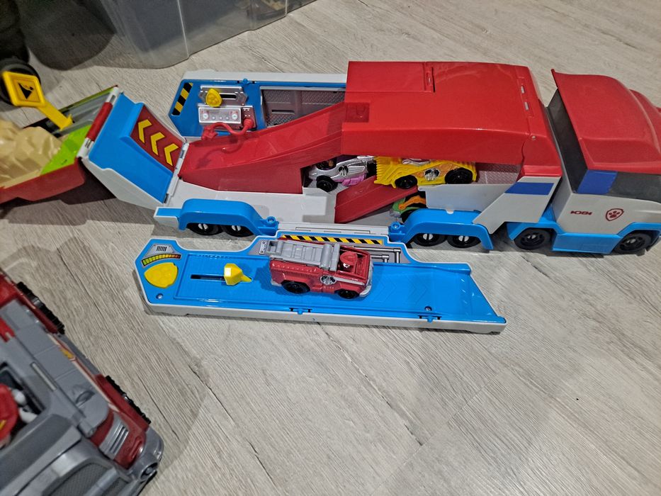 Duży zestaw psi patrol baza auta