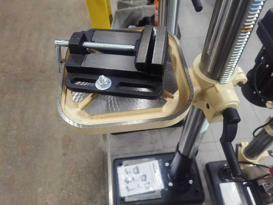 Engenho de furar POWERED PDP33016 G - Novo