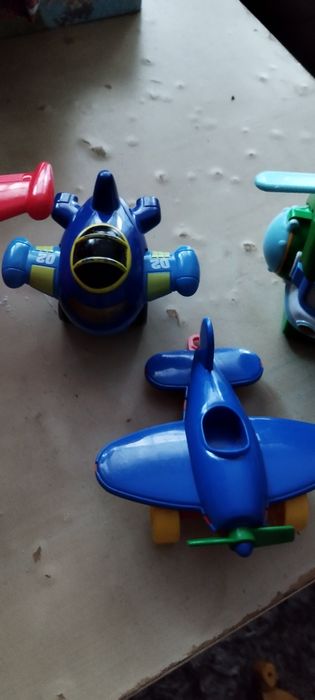 Samoloty , robocar, super wings