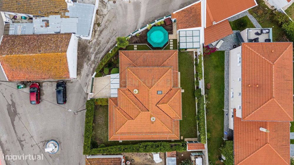 Moradia T4 com Piscina e Acabamentos de Excelência – Póvoa da Galega,