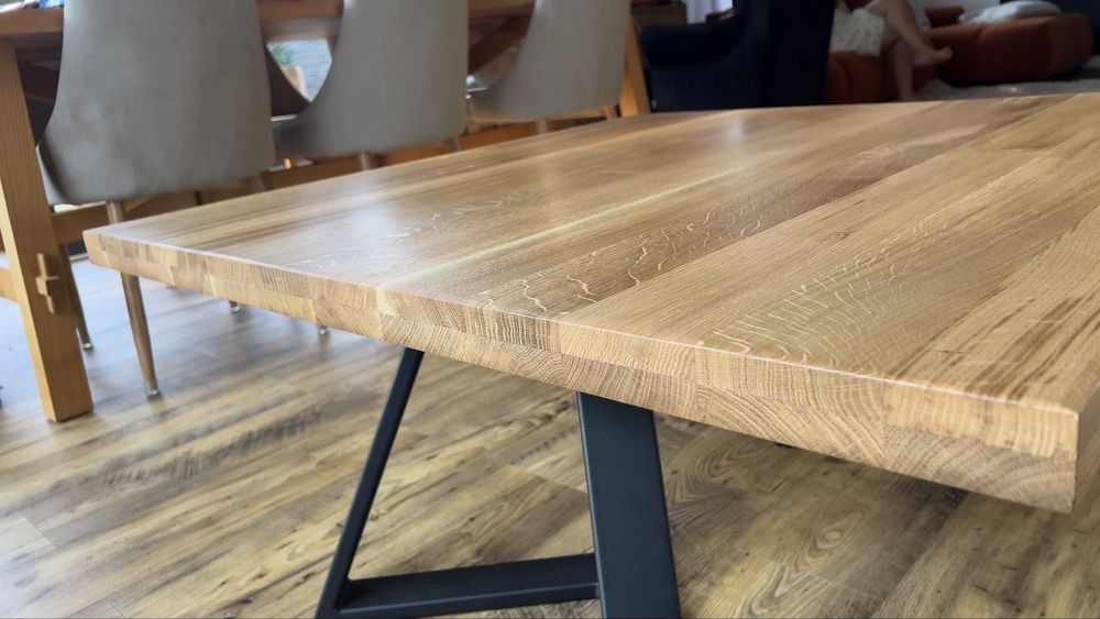 Stolik drewniany -dąb kaukaski