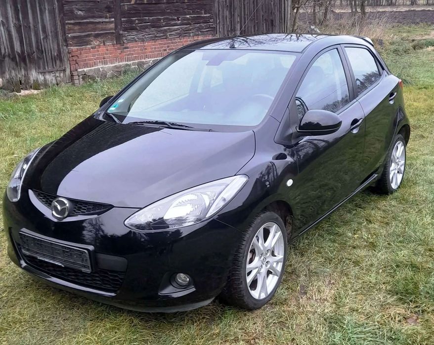 Mazda 2 zadbana w bardzo dobrym stanie