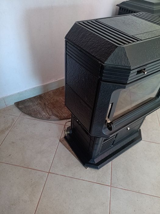 Камінопіч чугунна.