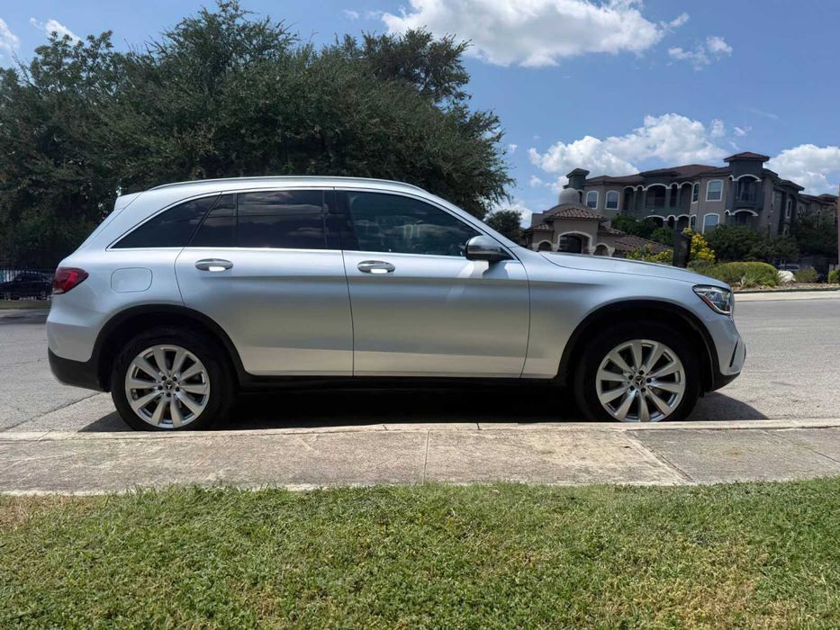 Mercedes-Benz GLC 300 4MATIC      2020