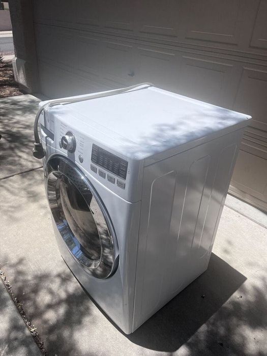 Máquina de secar roupa nova