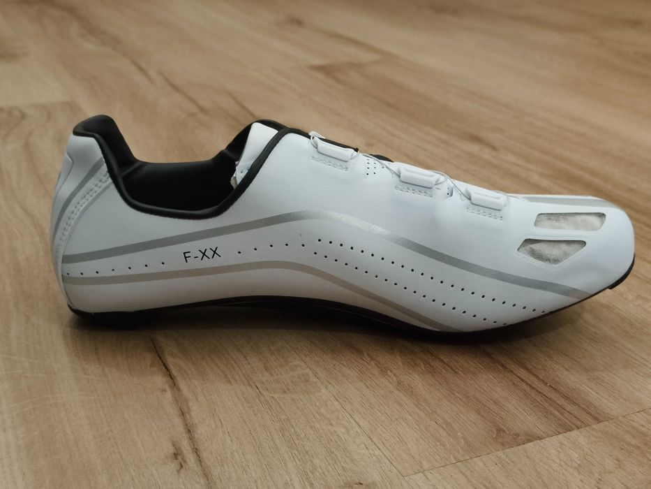 Sapatos de Ciclismo Profissionais FLR F-XX II Carbon "Novos"