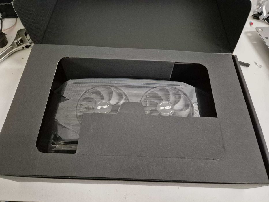Placa Gráfica - ASUS Geforce RTX 2060 Dual OC  6GB GDDR6