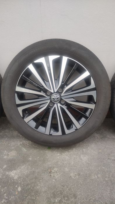 Koła TOYOTA AYGO X CROSS felgi 17 cali 4 x  100,opony  Goodyear  175 / 65 / 17