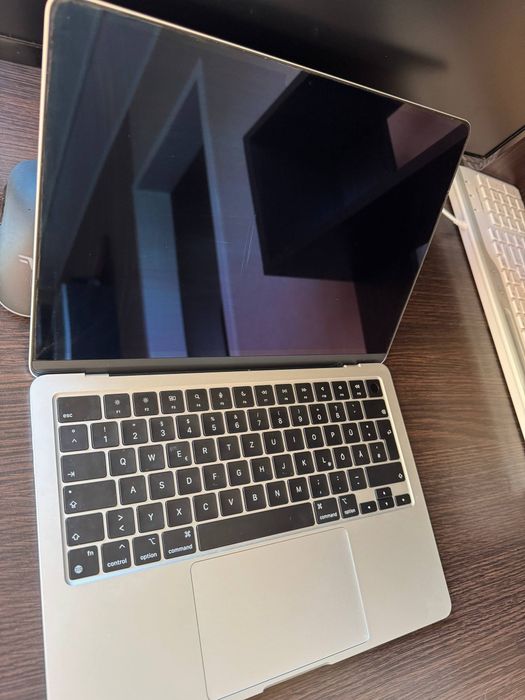 Продам MacBook Air 13” M3 (2024)