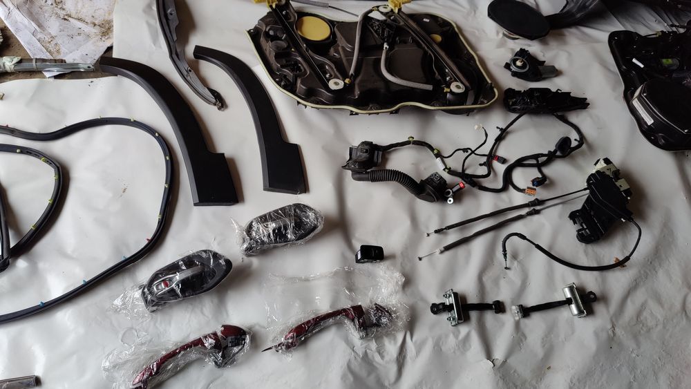 Jeep Cherokee kl двери запчасти