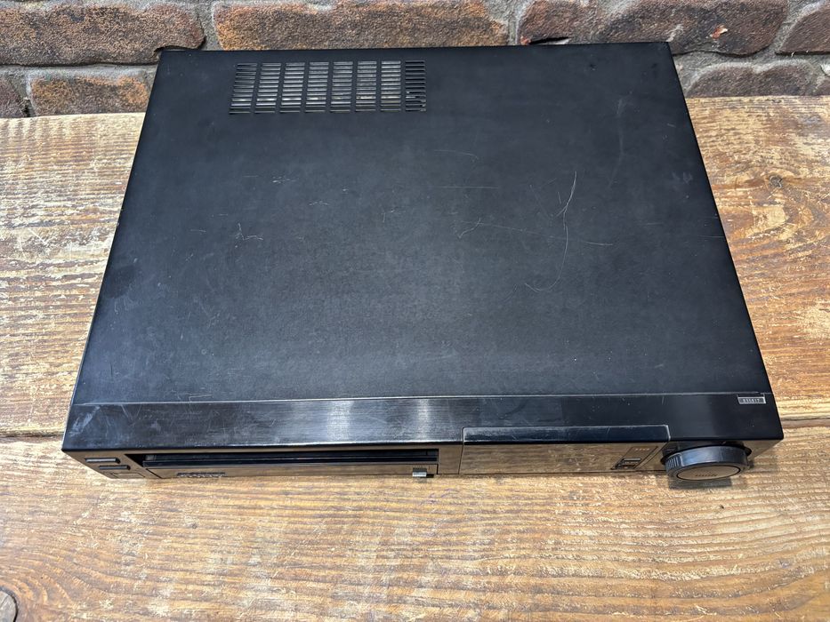 Magnetowid Sony SLV X 50 ME + pilot. Uszkodzony