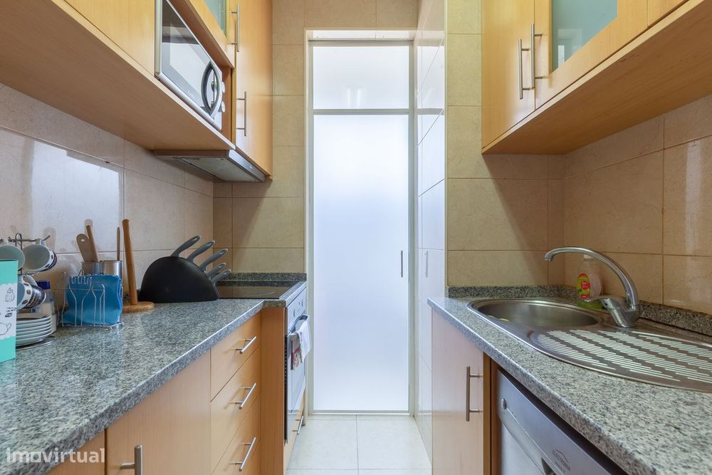 Apartamento T1 no Bonfim com varanda e elevador