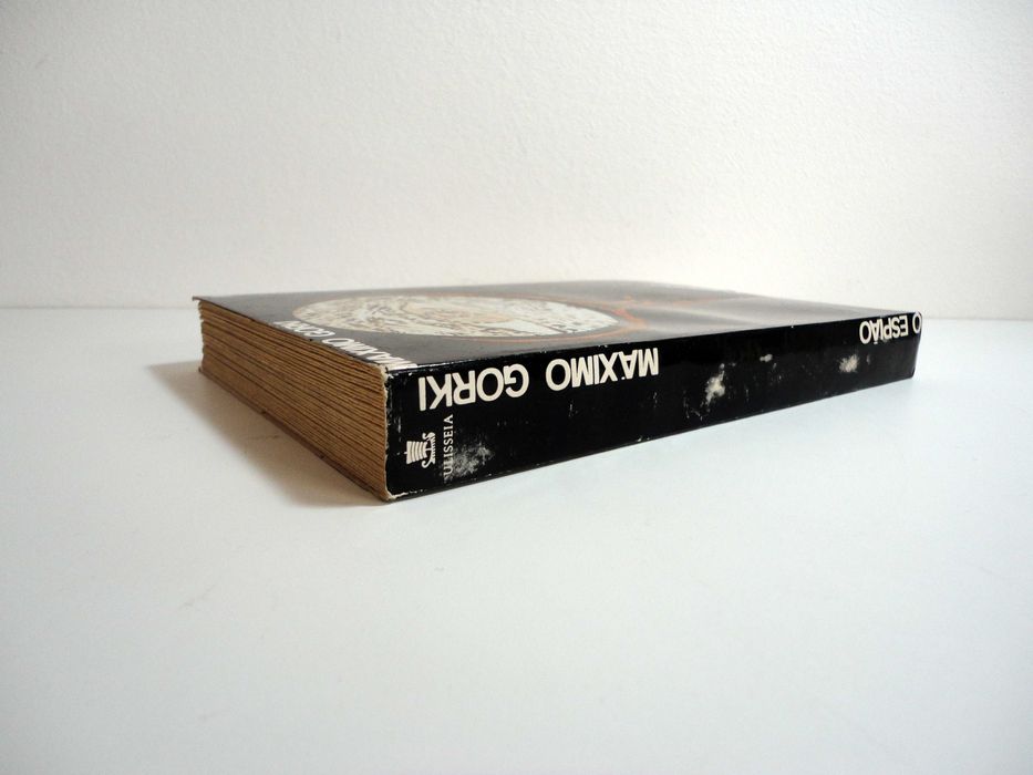 "O Espião" (Maximo Gorki)