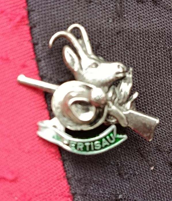 Значок мисливця з козлом