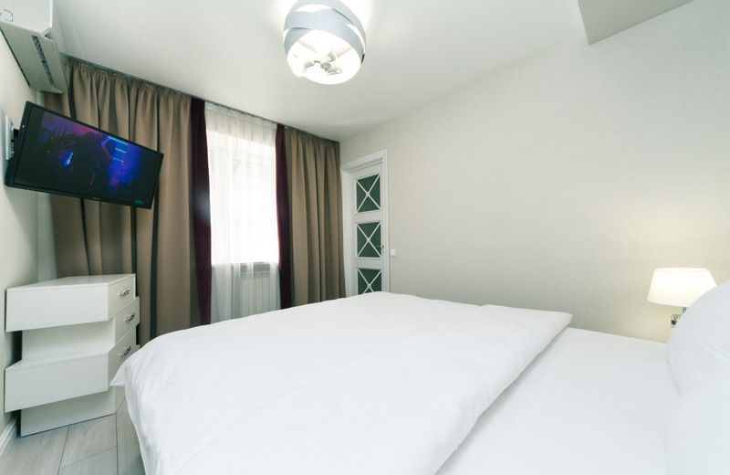 Посуточно,Свет Есть.Бульвар Леси Украинки 10 Гулливер