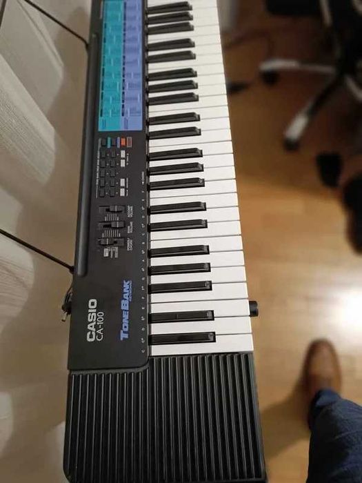 Casio CA100 + Tripod + Carrying Case64752098813697123