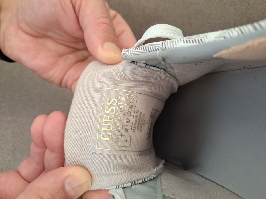 Tenis Guess com pouco uso